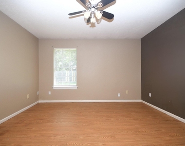 2411 Country Place Drive - Photo Thumbnail 18