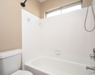 2411 Country Place Drive - Photo Thumbnail 24