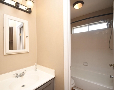2411 Country Place Drive - Photo Thumbnail 22