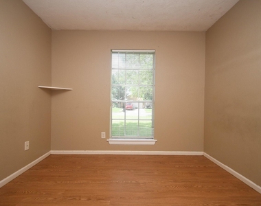 2411 Country Place Drive - Photo Thumbnail 15