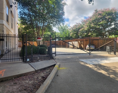 3501 Chenevert Street - Photo Thumbnail 7