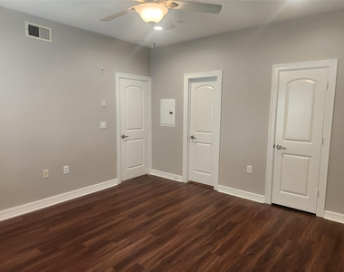 3501 Chenevert Street - Photo Thumbnail 20