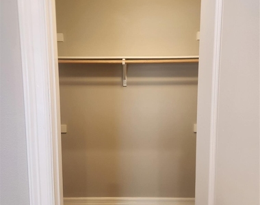 3501 Chenevert Street - Photo Thumbnail 23