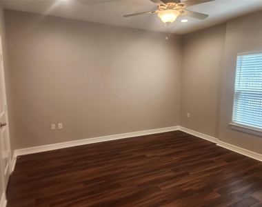 3501 Chenevert Street - Photo Thumbnail 19