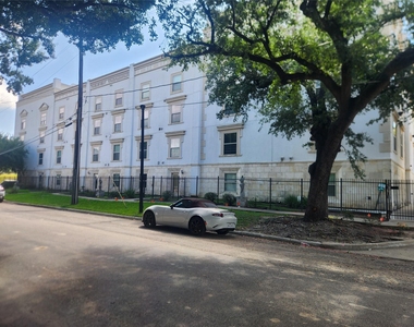 3501 Chenevert Street - Photo Thumbnail 6