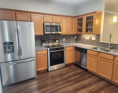 3501 Chenevert Street - Photo Thumbnail 16