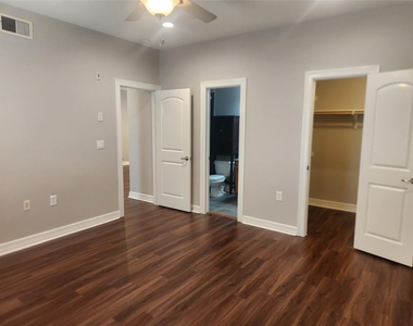 3501 Chenevert Street - Photo Thumbnail 21