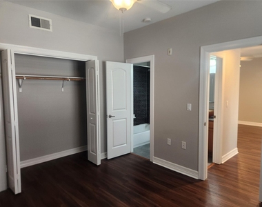 3501 Chenevert Street - Photo Thumbnail 29