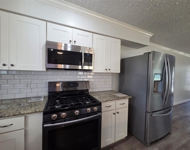 4718 Blanton Boulevard - Photo Thumbnail 10