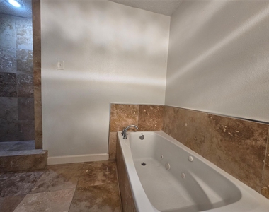 4718 Blanton Boulevard - Photo Thumbnail 21