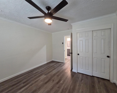 4718 Blanton Boulevard - Photo Thumbnail 12