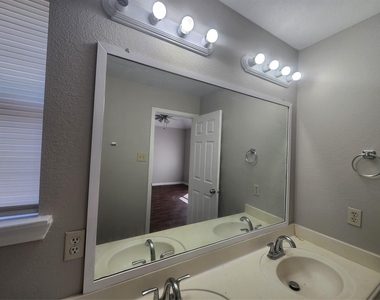 16396 Danika Oak Drive - Photo Thumbnail 5