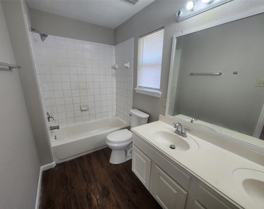 16396 Danika Oak Drive - Photo Thumbnail 6