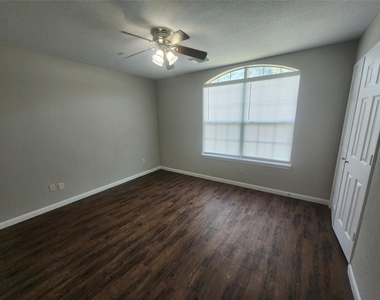 16396 Danika Oak Drive - Photo Thumbnail 11