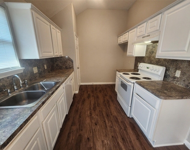 16396 Danika Oak Drive - Photo Thumbnail 10