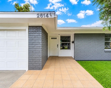 2614 7th Avenue N - Photo Thumbnail 4