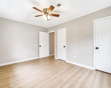2614 7th Avenue N - Photo Thumbnail 18