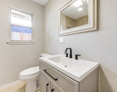 2614 7th Avenue N - Photo Thumbnail 12