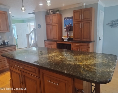233 S Brevard Avenue - Photo Thumbnail 15