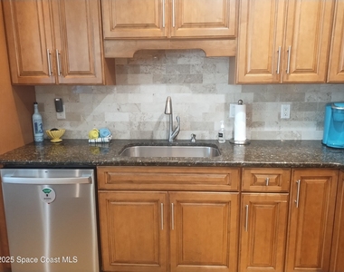 233 S Brevard Avenue - Photo Thumbnail 11