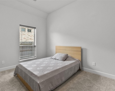30427 Watershed Way - Photo Thumbnail 8