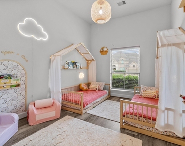 30427 Watershed Way - Photo Thumbnail 12