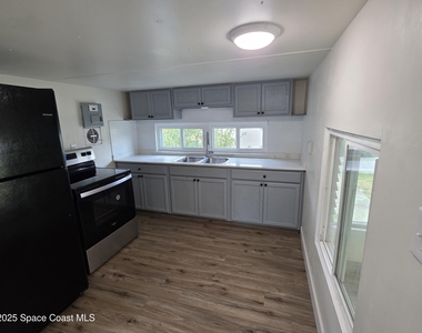 23 Emerald Street - Photo Thumbnail 4