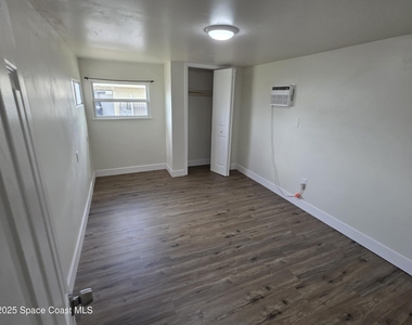 23 Emerald Street - Photo Thumbnail 6