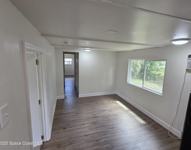 23 Emerald Street - Photo Thumbnail 5