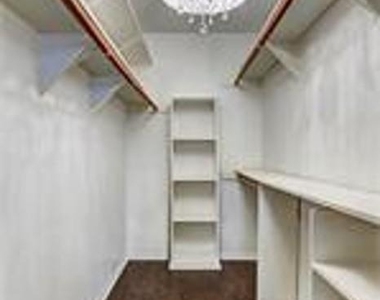 351 N Post Oak Lane - Photo Thumbnail 15