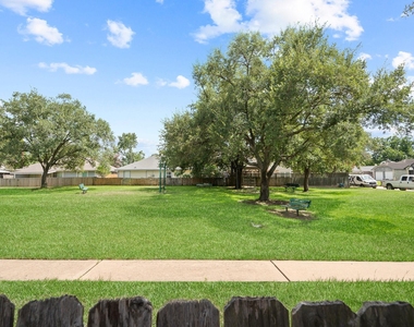 19419 Lake Hollow Lane - Photo Thumbnail 28