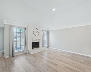 19419 Lake Hollow Lane - Photo Thumbnail 7