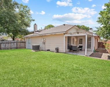 19419 Lake Hollow Lane - Photo Thumbnail 27