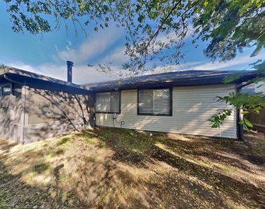 16731 Pebbleglen Drive - Photo Thumbnail 16