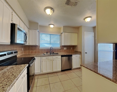 16731 Pebbleglen Drive - Photo Thumbnail 5