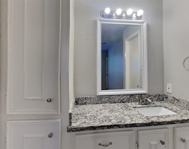 16731 Pebbleglen Drive - Photo Thumbnail 10