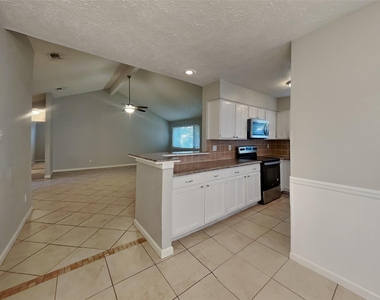 16731 Pebbleglen Drive - Photo Thumbnail 6