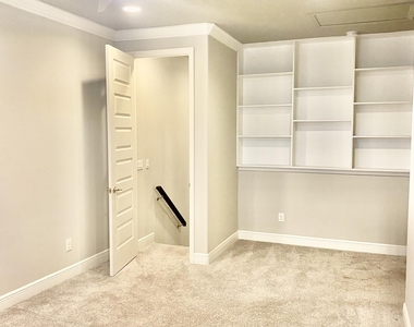 2715 Vuldarno Lane - Photo Thumbnail 21