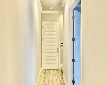 2715 Vuldarno Lane - Photo Thumbnail 12