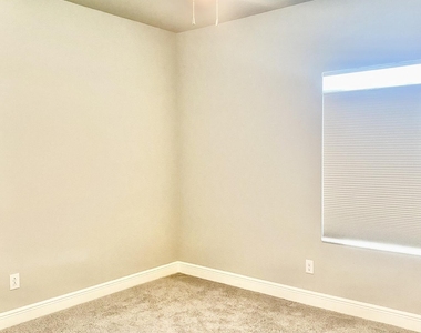2715 Vuldarno Lane - Photo Thumbnail 26