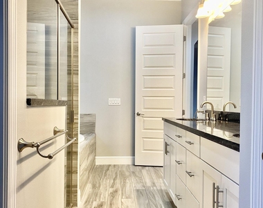 2715 Vuldarno Lane - Photo Thumbnail 17