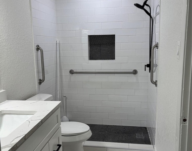 608 Circle Way - Photo Thumbnail 10