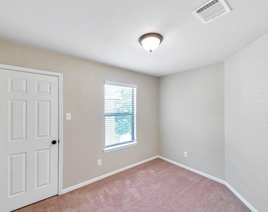 6043 Shelbourne Park Lane - Photo Thumbnail 9