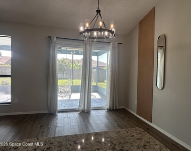 615 7 Gables Circle Se - Photo Thumbnail 10
