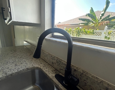 615 7 Gables Circle Se - Photo Thumbnail 5