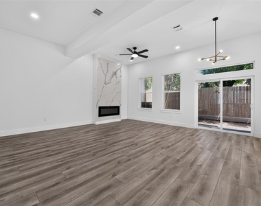 2911 Wichita Street - Photo Thumbnail 14