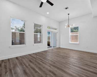 2911 Wichita Street - Photo Thumbnail 15