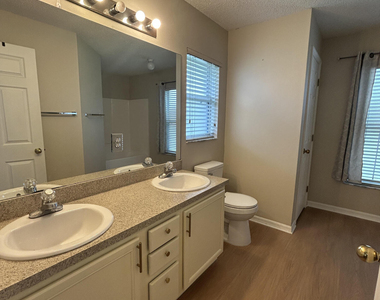 2891 Stratford Pointe Drive - Photo Thumbnail 7