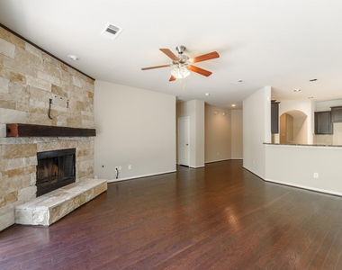 202 Black Swan Place - Photo Thumbnail 13