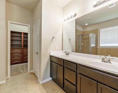 202 Black Swan Place - Photo Thumbnail 16